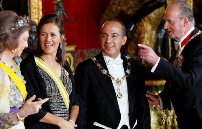  Los Reyes y las principales autoridades españolas han agradecido al presidente de México su colabroación en la lucha antiterrorista.