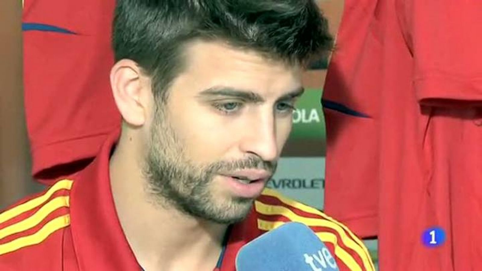 Telediario 1: Piqué: "Para marcar a Cristiano necesitamos ayuda de todo el equipo" | RTVE Play