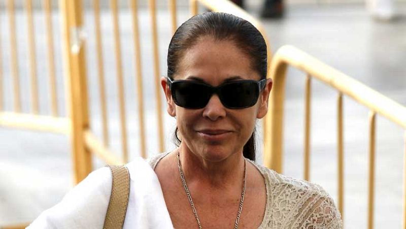 Isabel Pantoja, Julián Muñoz y Maite Zaldivar en el banquillo de los acusados