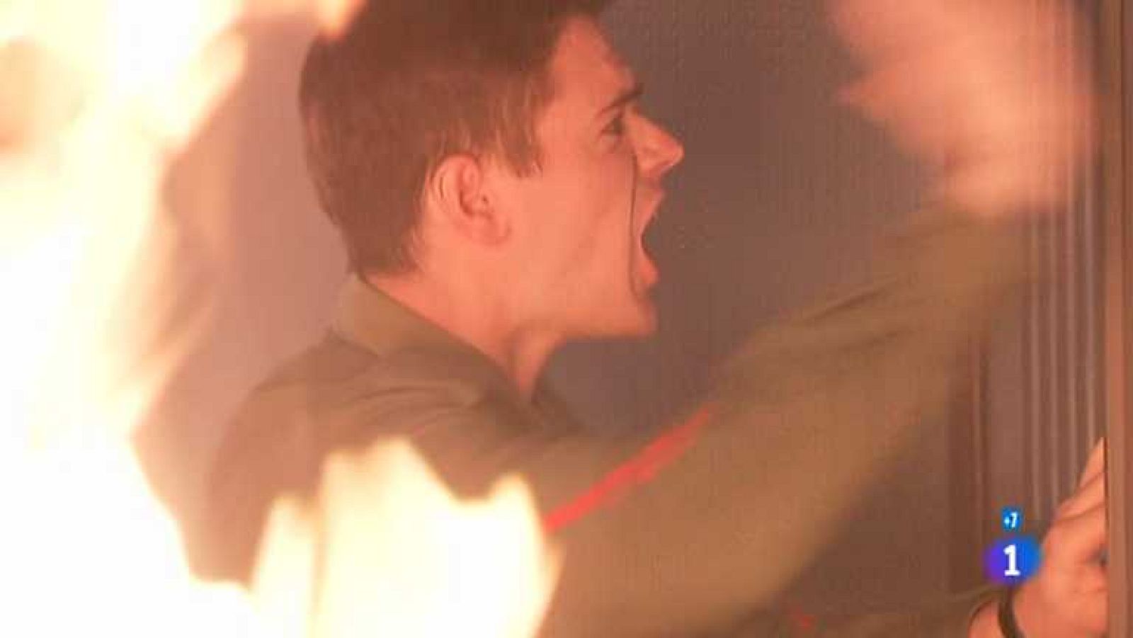 Amar en tiempos revueltos - T7 - Capítulo 208 - Amina advierte a Cecilia sobre sus juegos con Alberto - ver ahora