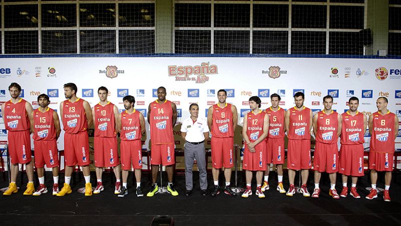 Tanto la mayoría de los jugadores como el entrenador del equipo nacional ha atendido a la enviada de TVE Elena Jiménez antes de que arranque la concentración de cara a los JJ.OO.El seleccionador nacional de baloncesto Sergio Scariolo ha  reconocido q
