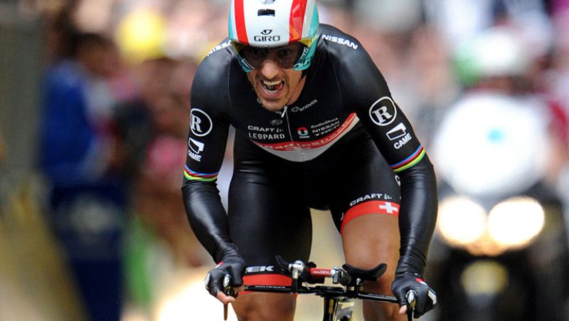 El suizo Fabian Cancellara, del equipo RadioShack, se impuso hoy en la etapa prólogo del Tour de Francia 2012, una contrarreloj individual de 6,1 kilómetros con salida y meta en la ciudad belga de Lieja. Cancellara, campeón olímpico y cuatro veces ca