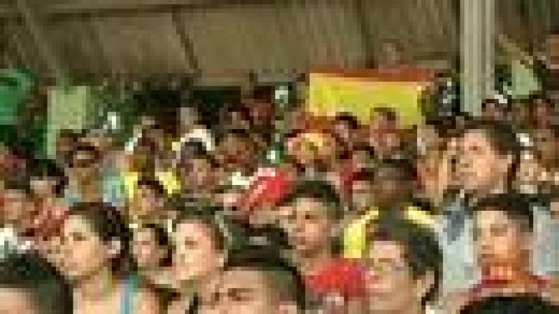 Centenares de aficionados han celebrado en Cuba la victoria de la selección española ante Italia en la final de la Eurocopa.