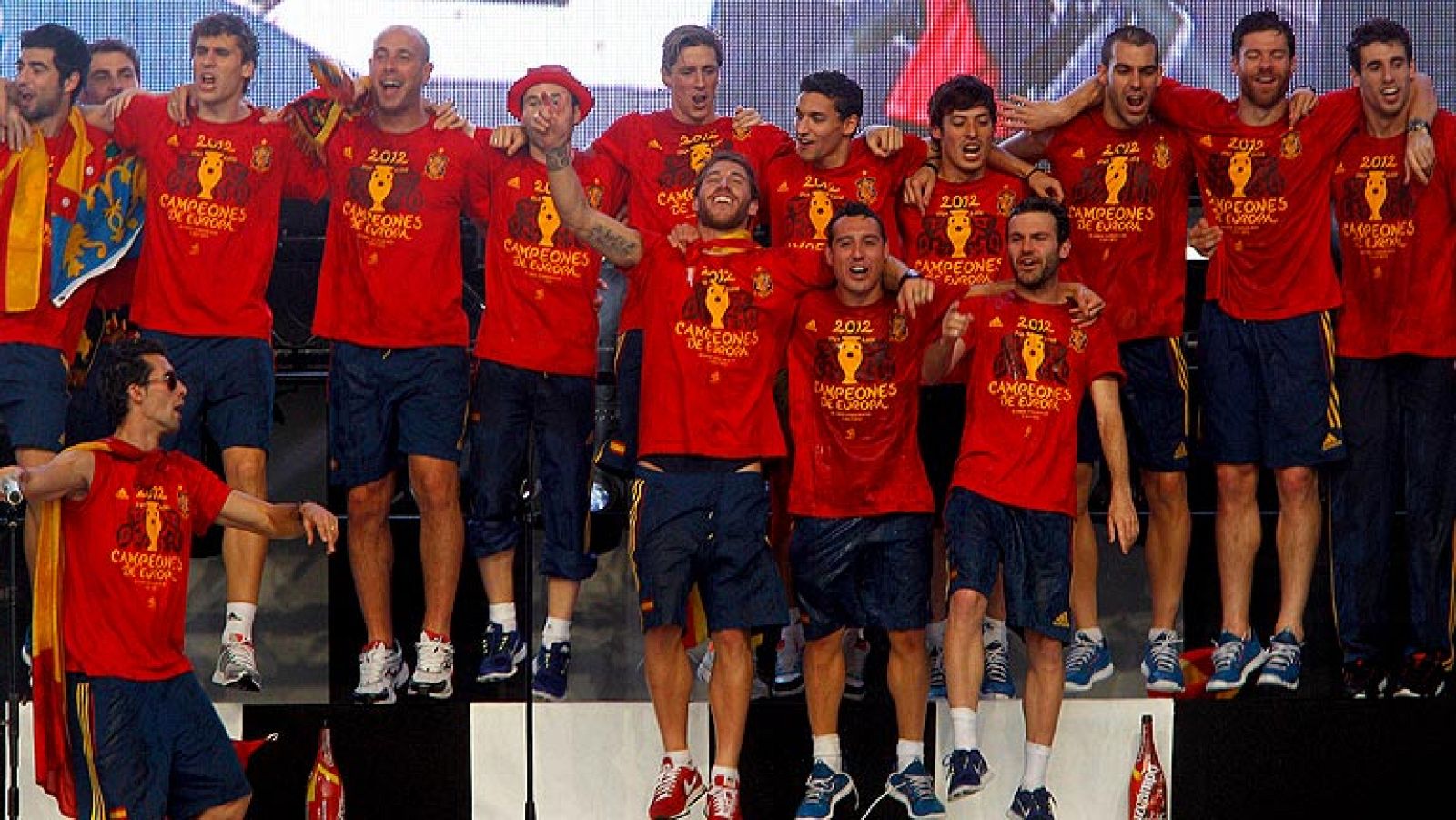 La selección española de fútbol celebró con cientos de miles de aficionados el triunfo conseguido en la Eurocopa 2012.