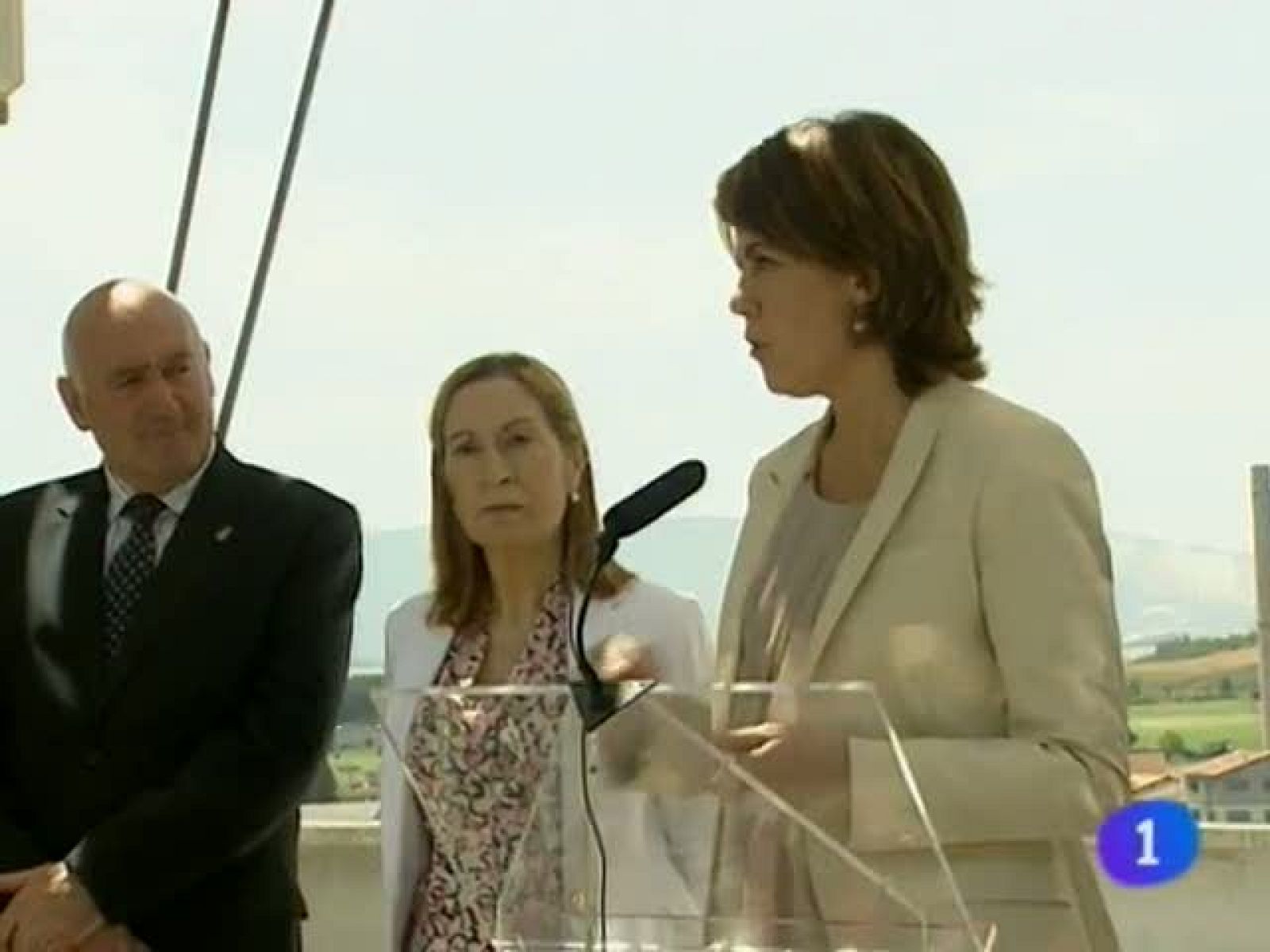   El paro desciende en Junio en Navarra en 736 personas. La cifra total de desempleados se acerca a los 49.000. La ministra de fomento ana Pastor visita los terrenos donde se ubicará la futura estación del TAV. Mamá Tunza, premio internacional Navarra a la solidaridad 2012. 