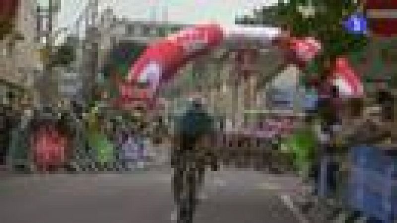 El corredor eslovaco Peter Sagan, del Liquigas, se adjudicó la  tercera etapa del Tour de Francia, disputada entre Orchies y  Boulogne-sur-Mer sobre 197 kilómetros, por delante del noruego Edvald  Boason Hagen (Sky) y el también eslovaco Peter Velits