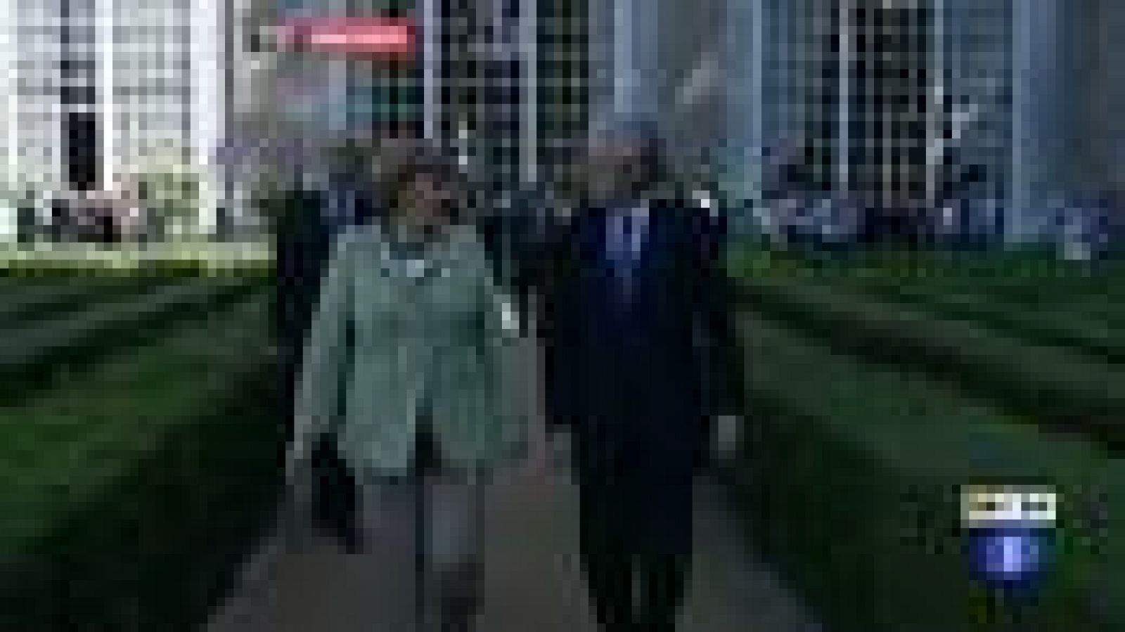 Telediario 1: Merkel y Monti se reúnen en Roma tras la cesión de Alemania en el Consejo Europeo | RTVE Play