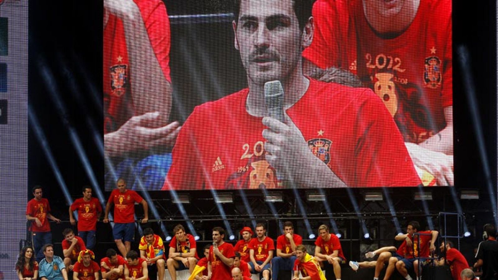 La selección española debería servir de inspiración para todos los ciudadanos europeos. Lo ha dicho la Comisión Europea de Educación Cultura y Deporte, que ha señalado que el estilo de juego de España es el más impresionante de la época moderna. Adem