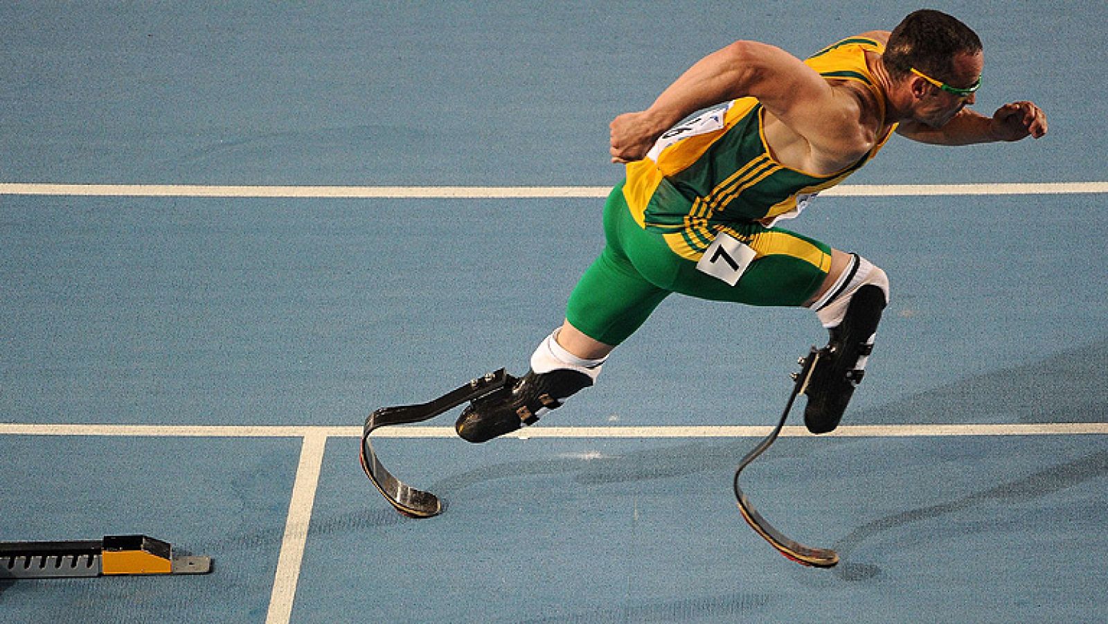 La estrella paralímpica Oscar Pistorius podrá hacer realidad su sueño de disputar unos Juegos Olímpicos, al ser incluido por el Comité Olímpico sudafricano como parte del equipo de 4x400 para Londres 2012.