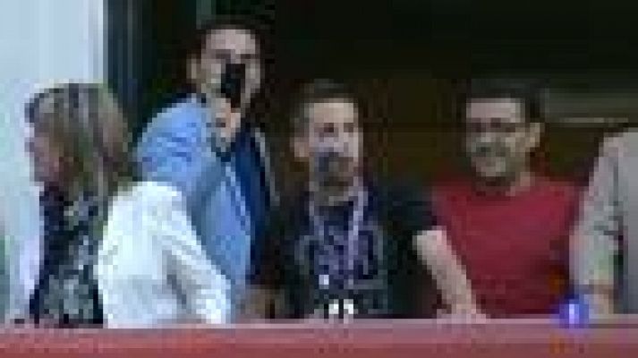 Telediario 1 - Los jugadores de la selección, homenajeados en casa