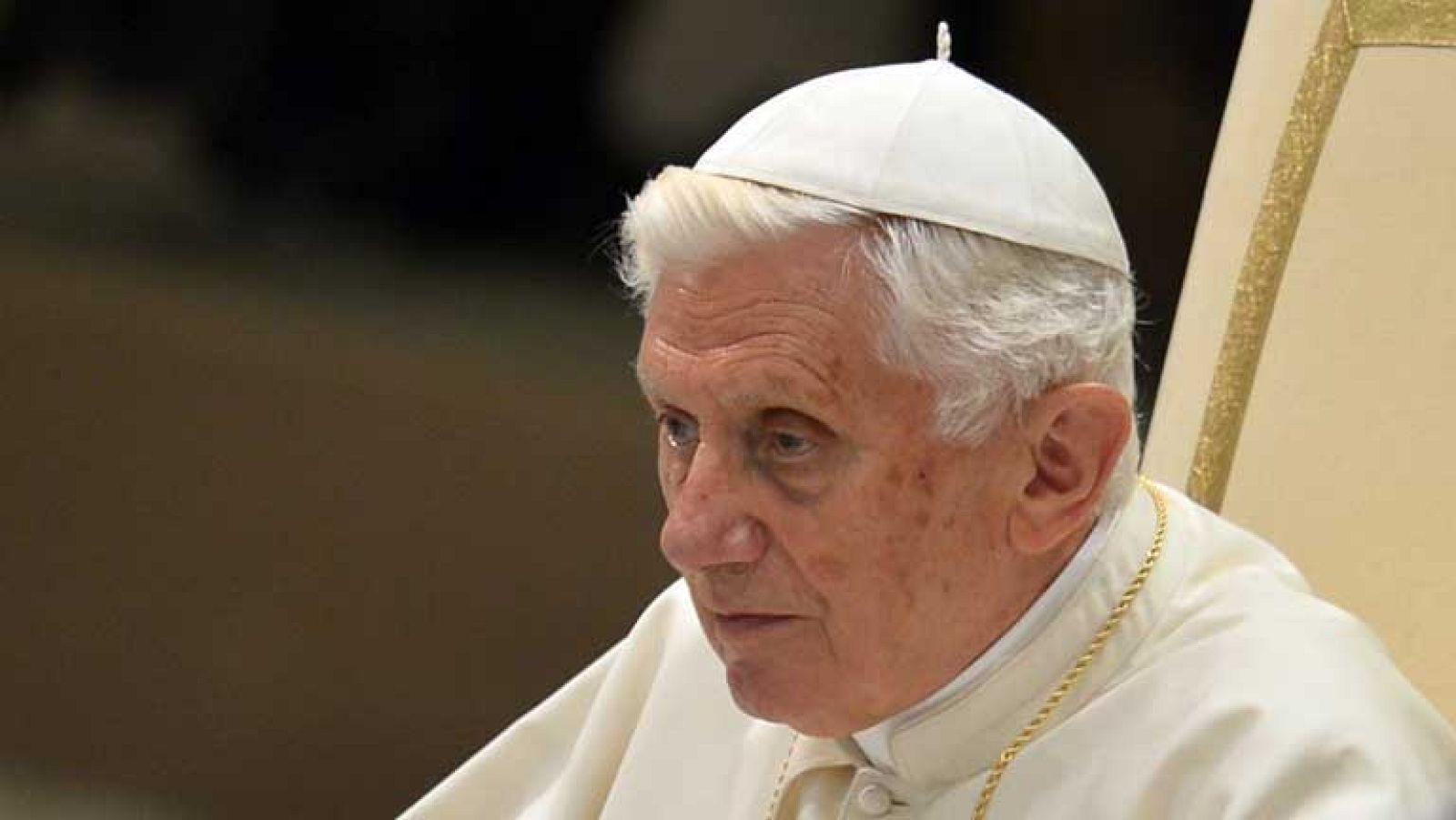 Benedicto XVI sale al paso de los rumores de dimisión de su número dos