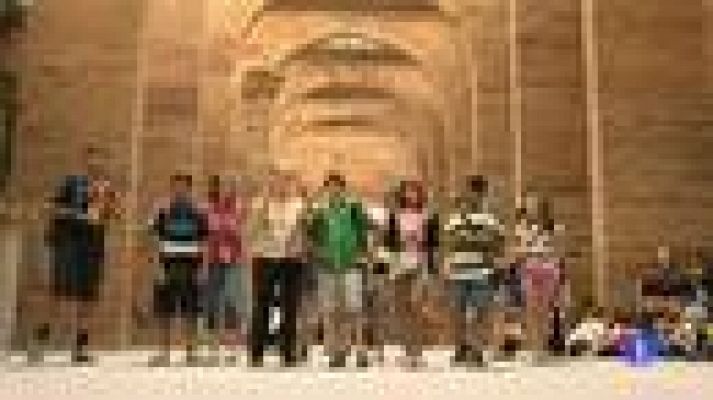 Telediario 1 - Aumentan los voluntarios