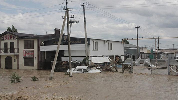 Telediario 1 - Más de un centenar de muertos por las graves inundaciones en Rusia