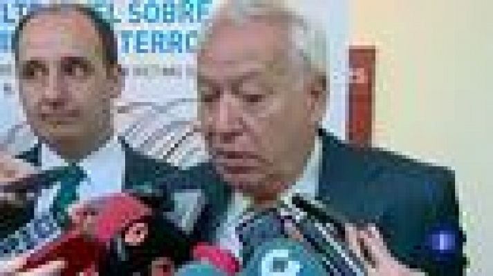 Telediario 1 - Margallo pide la ayuda de BCE