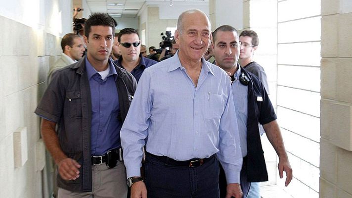 Telediario 1 - El ex primer ministro israelí, Ehud Olmert, ha sido condenado en un caso de corrupción