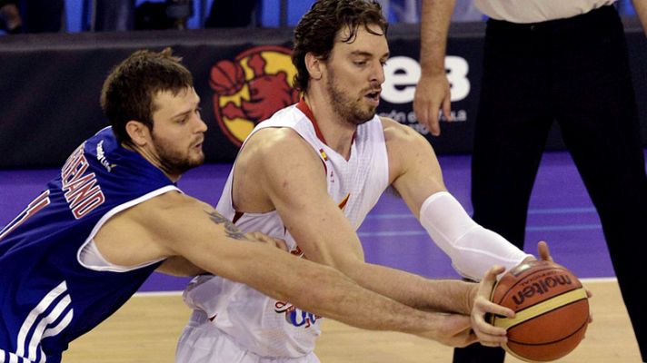 Telediario 1 - España vence con apuros a Gran Bretaña