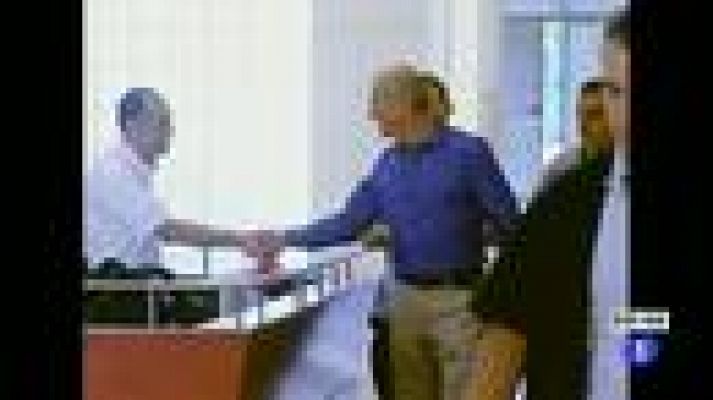 Telediario 1 - El ex primer ministro israelí Olmert, declarado culpable de un caso de corrupción e inocente de otros dos