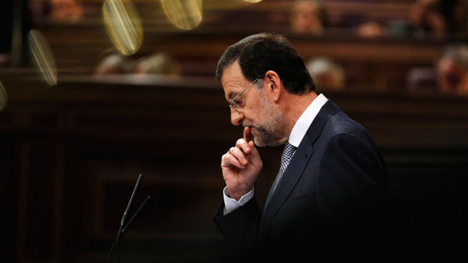 Rajoy: "Dije que bajaría impuestos, y los estoy subiendo" - Informativo 24h | Ver
