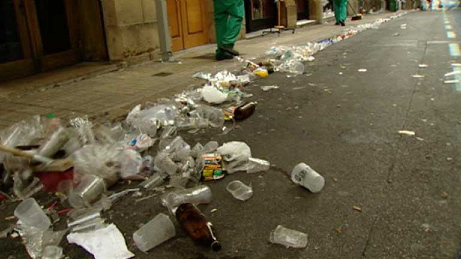 Los San Fermines dejan kilos de basura