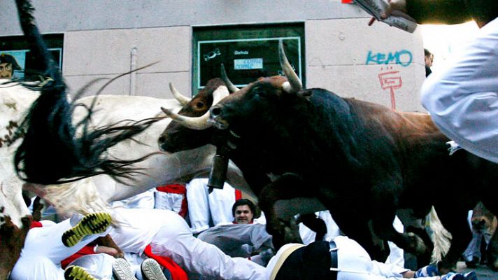 San Fermín - Veloz y noble sexto encierro de San Fermín 2012, de Victoriano
