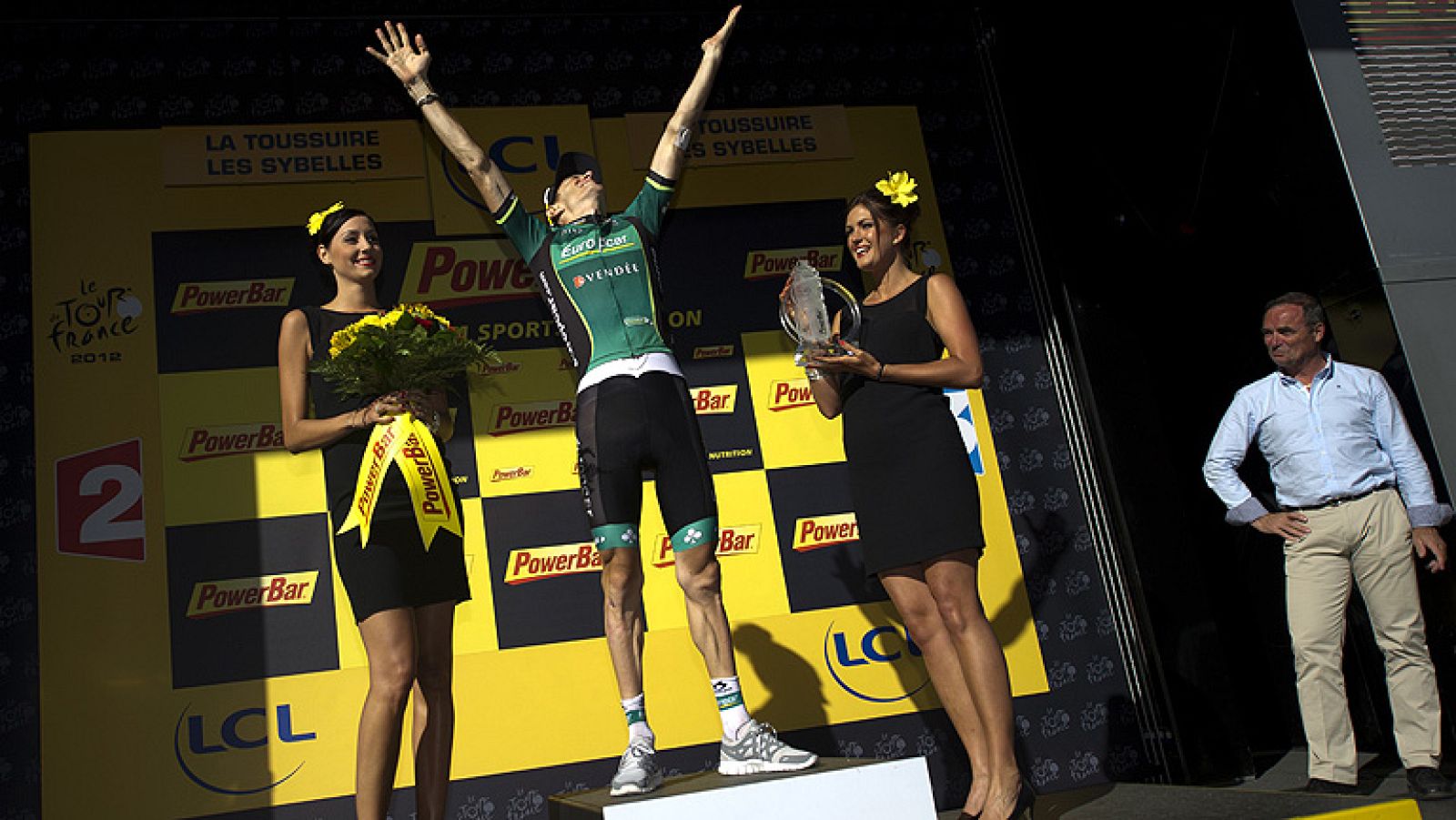El ciclista de Europcar Pierre Rolland ha logrado la victoria en undécima etapa del Tour de Francia 2012 al traspasar la meta en solitario tras una dura etapa que ha dejado muy tocado a Cadel Evans.