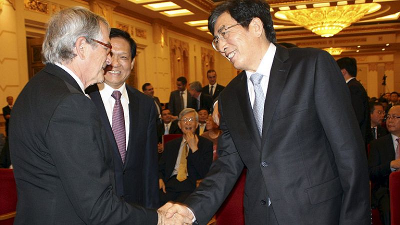 La Fundación Samaranch ha sido presentada en Pekín, donde el español dejó huella. China está agradecida por la concesión de los Juegos Olímpicos de hace cuatro años, cuando Samaranch era presidente del COI.