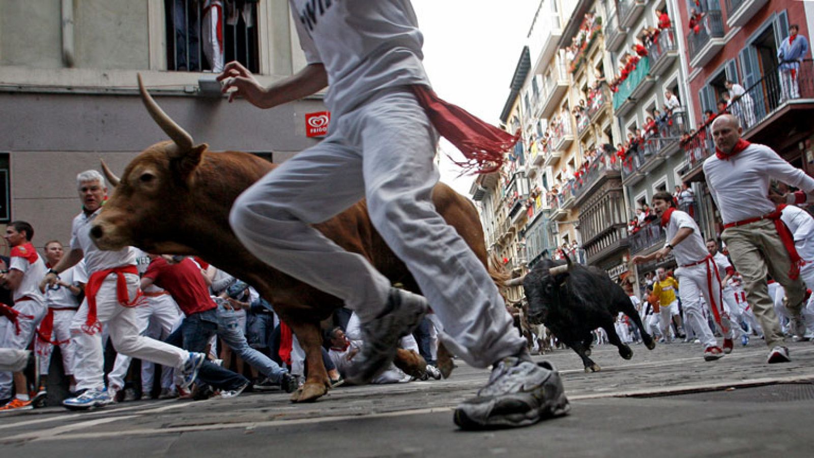 Los mejores momentos del último encierro de San Fermín 2012 | Ver