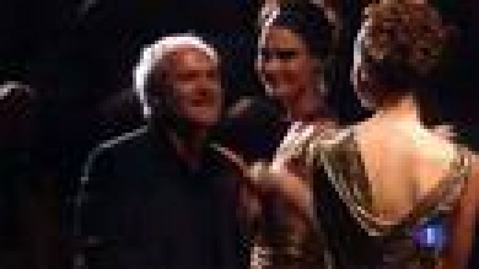El Museo del Traje de Madrid expone diseños de Gianni Versace en Octubre 