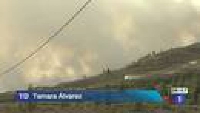 Un incendio en Tenerife se adentra en la reserva natural del Barranco del Infierno
