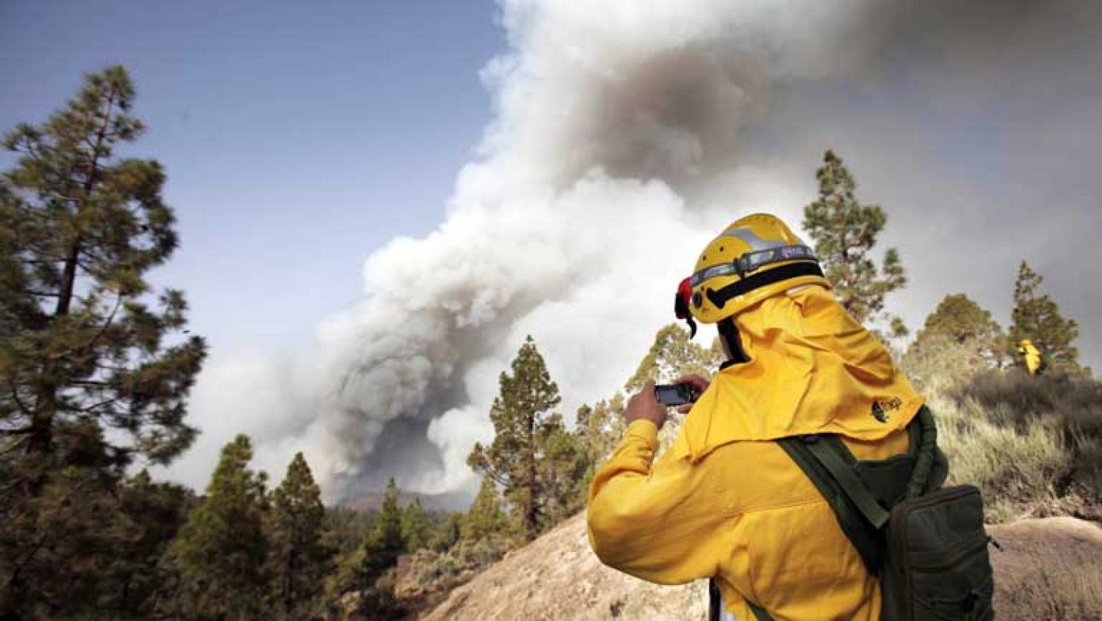 Avanza el incendio de Tenerife