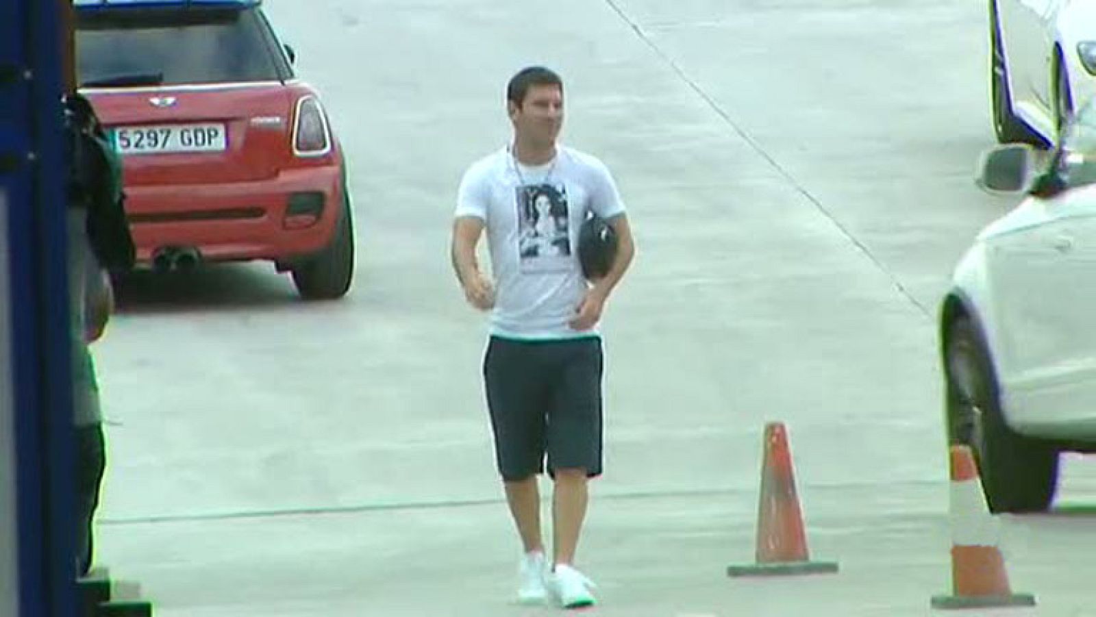 El Barça se puso en marcha una hora más tarde que los madridistas...en Sant Joan Despí. Ahí hemos podido ver, en este arranque, a Messi, que por primera vez en seis años realizará la pretemporada completa. Junto a él también Dani Alves y Villa, que