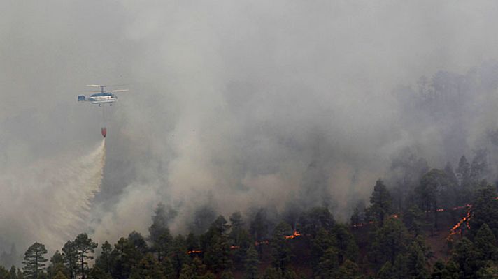 - Más de 1.800 personas han sido desalojadas de Vilaflor por el incendio de Tenerife
