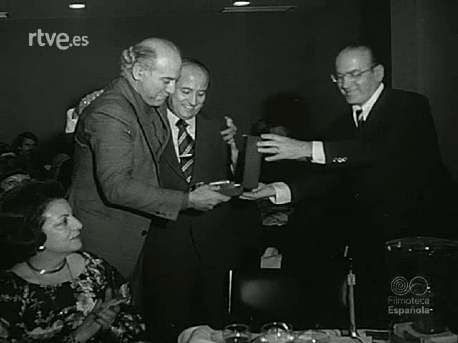 NOT N 1736 B - NO-DO | Ver