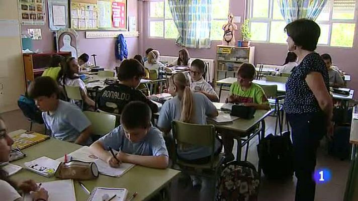 Telediario 1 - La educación, por comunidades