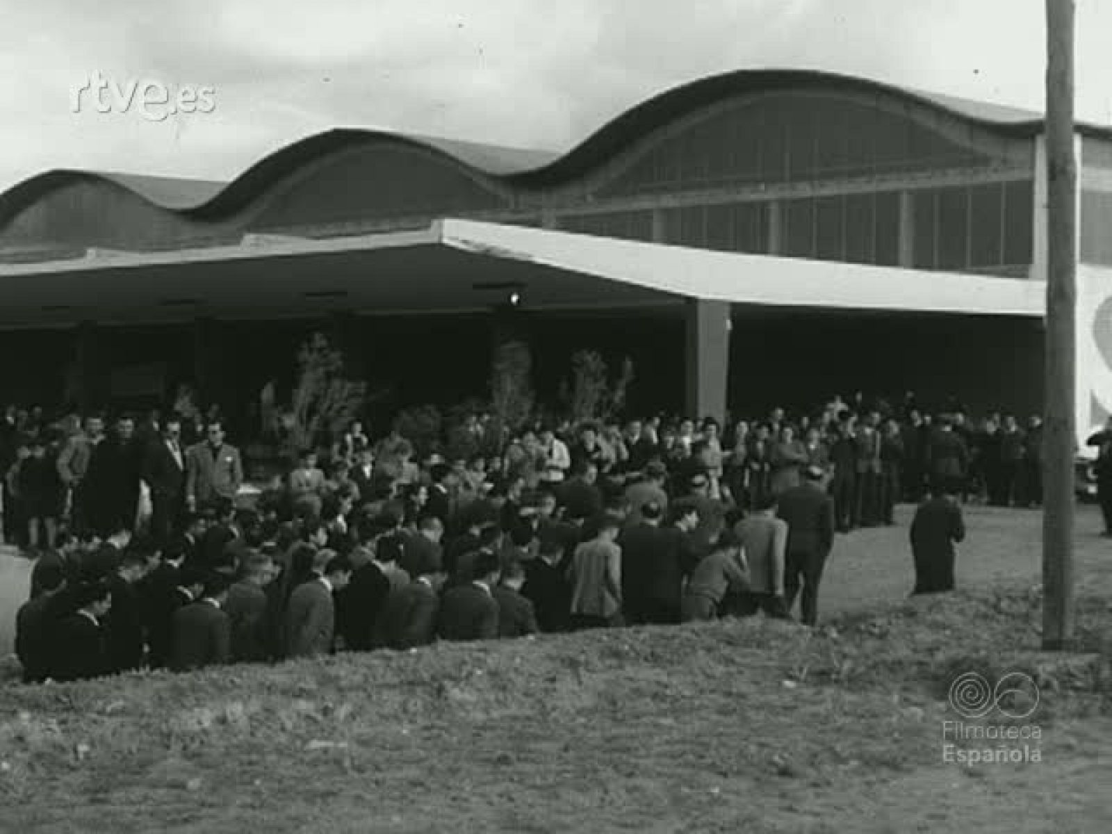 NOT N 935 A - NO-DO | Ver