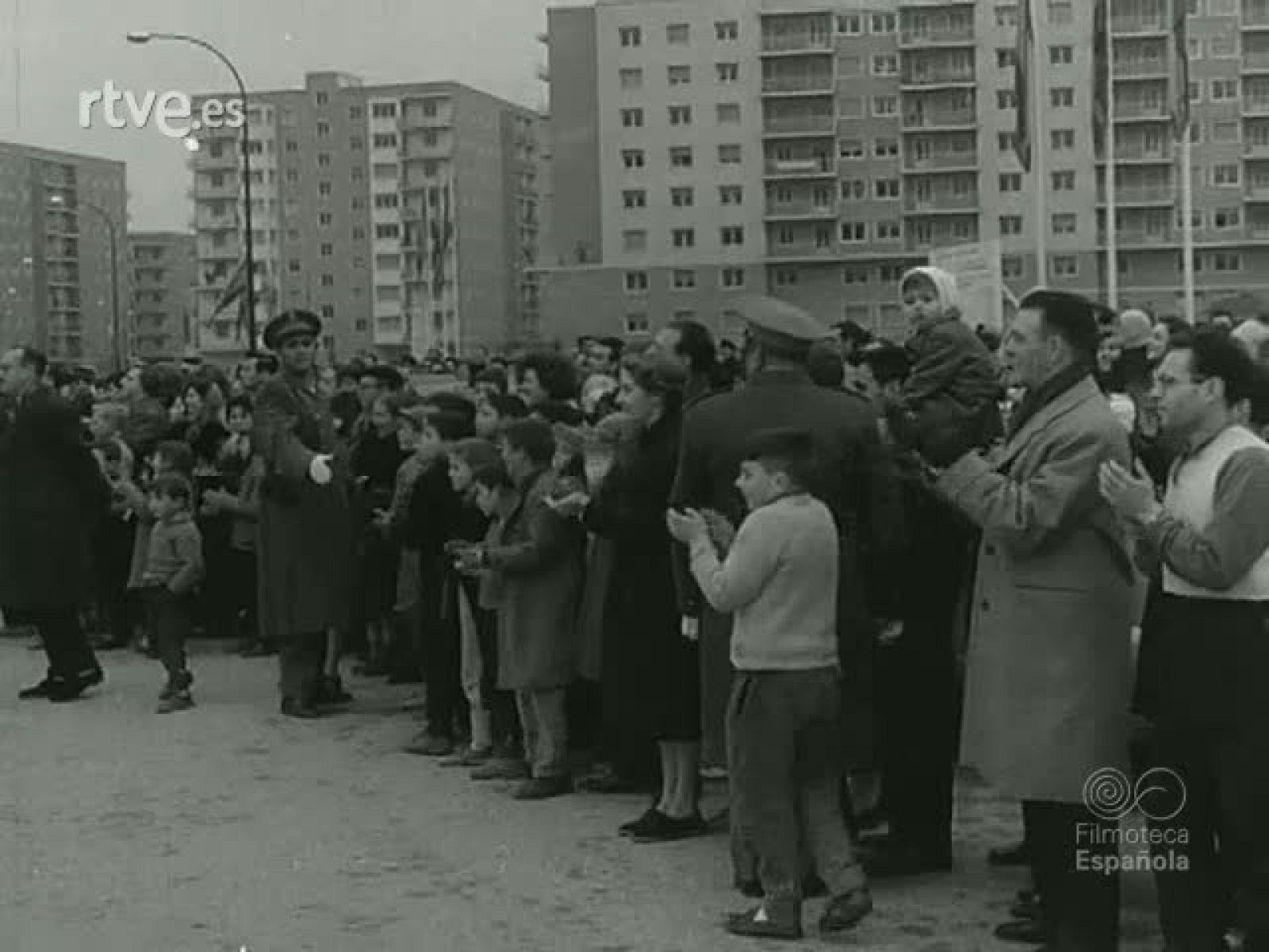 NOT N 943 B - NO-DO | Ver