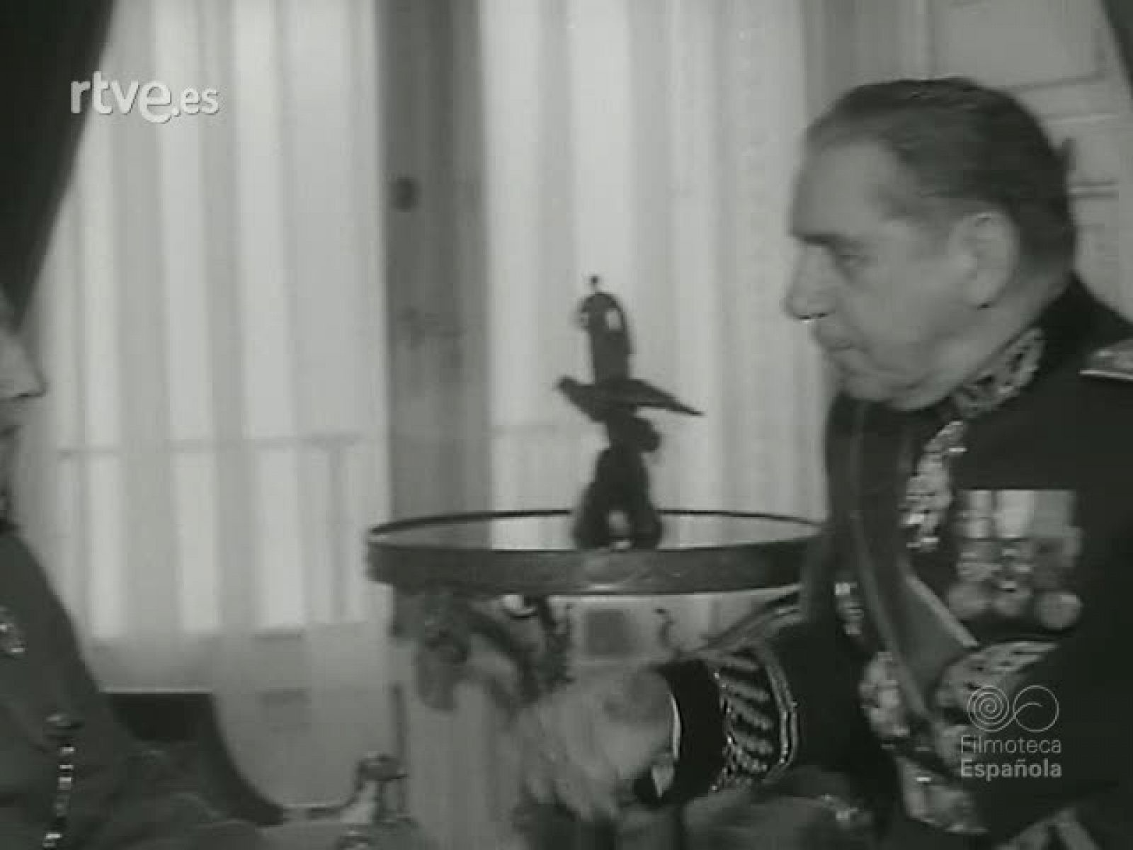 NOT N 1207 B - NO-DO | Ver