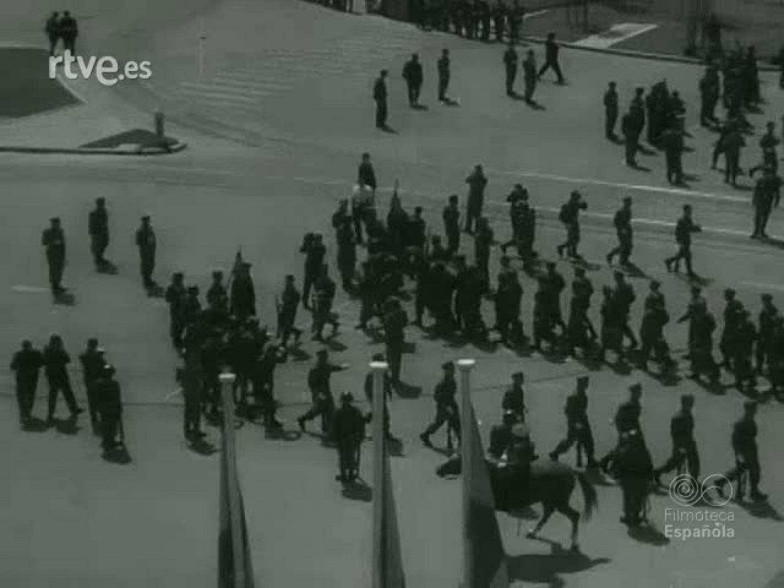 NOT N 906 B - NO-DO | Ver