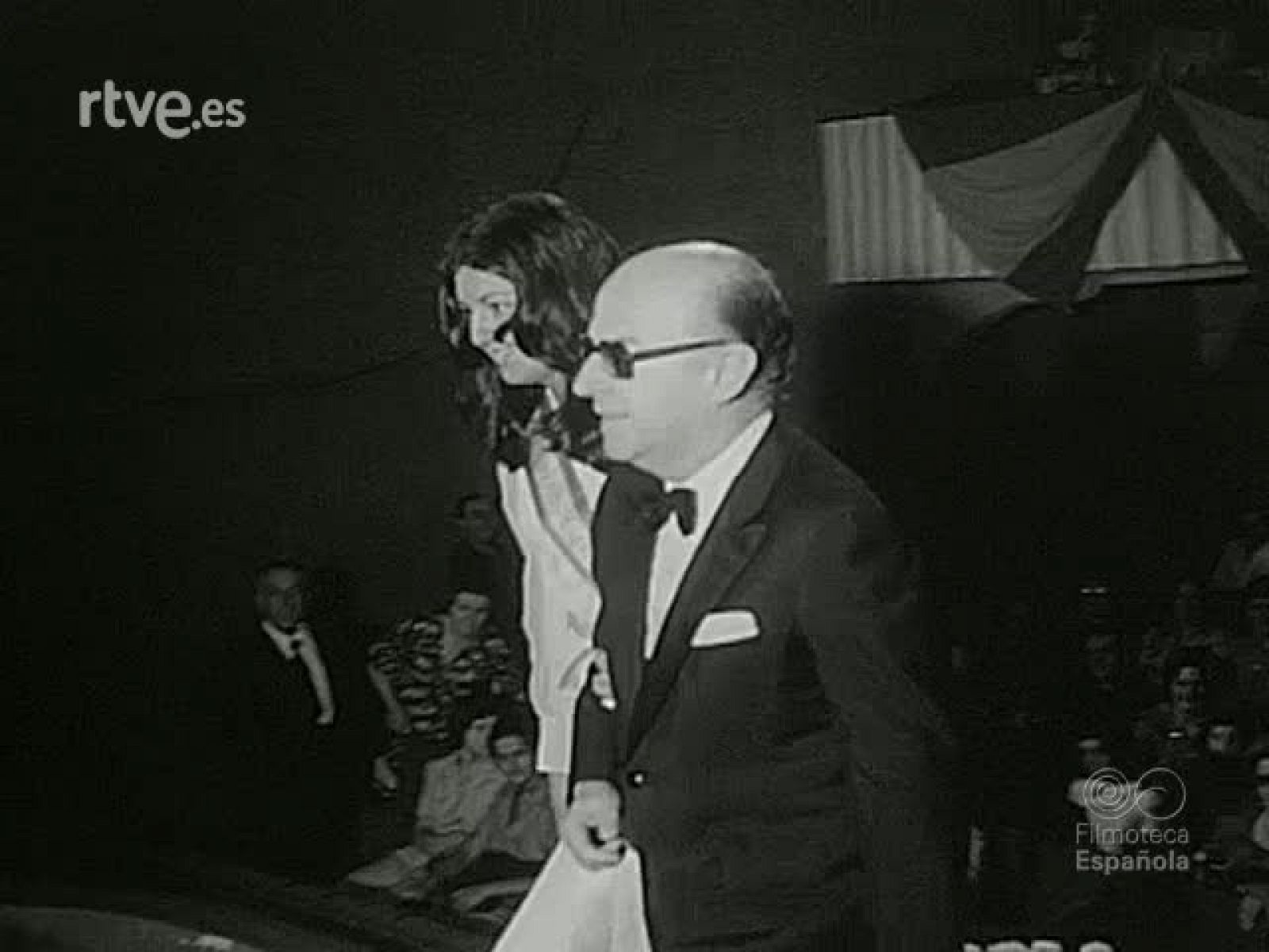 NOT N 1698 B - NO-DO | Ver