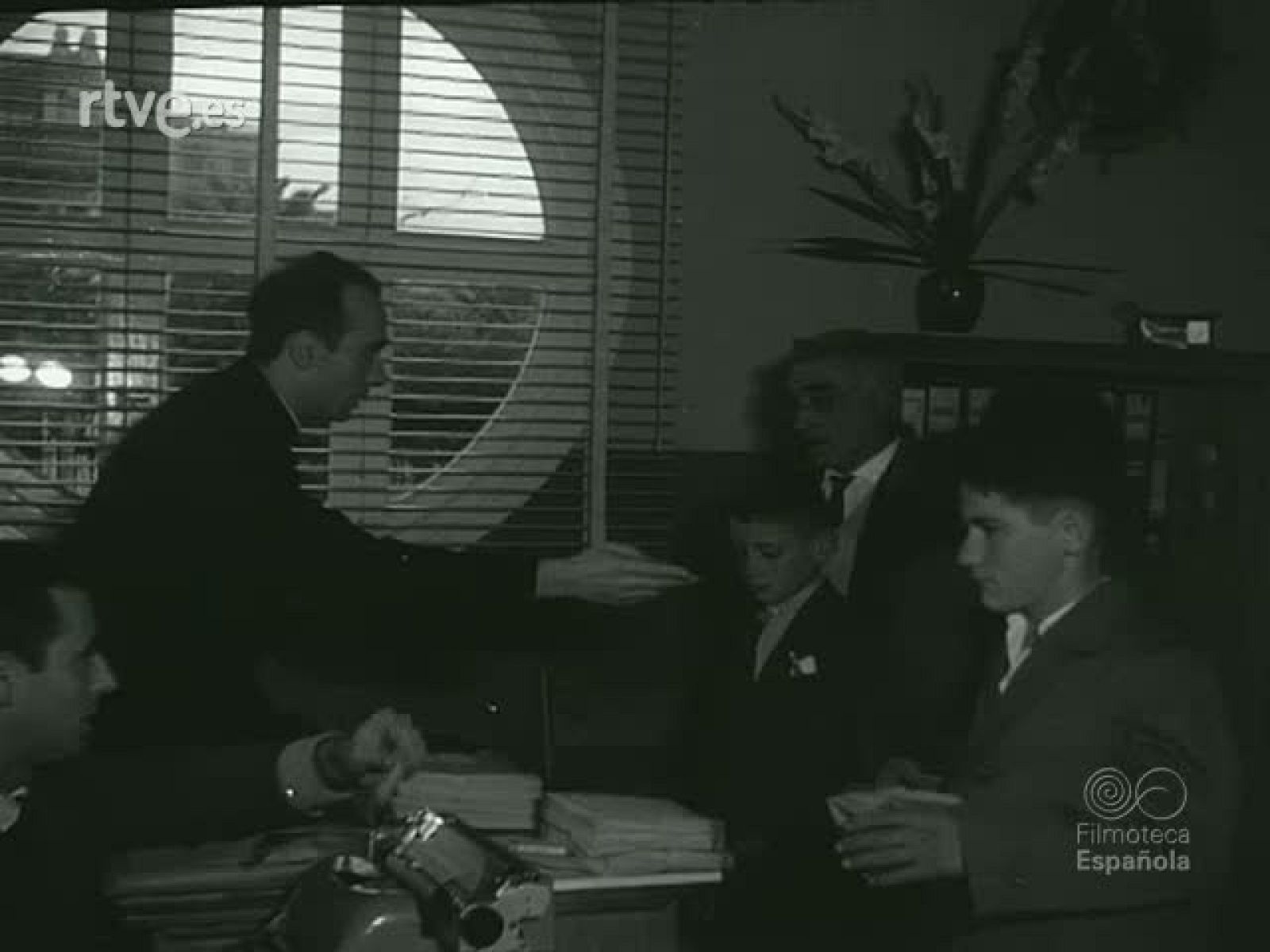 NOT N 930 A - NO-DO | Ver