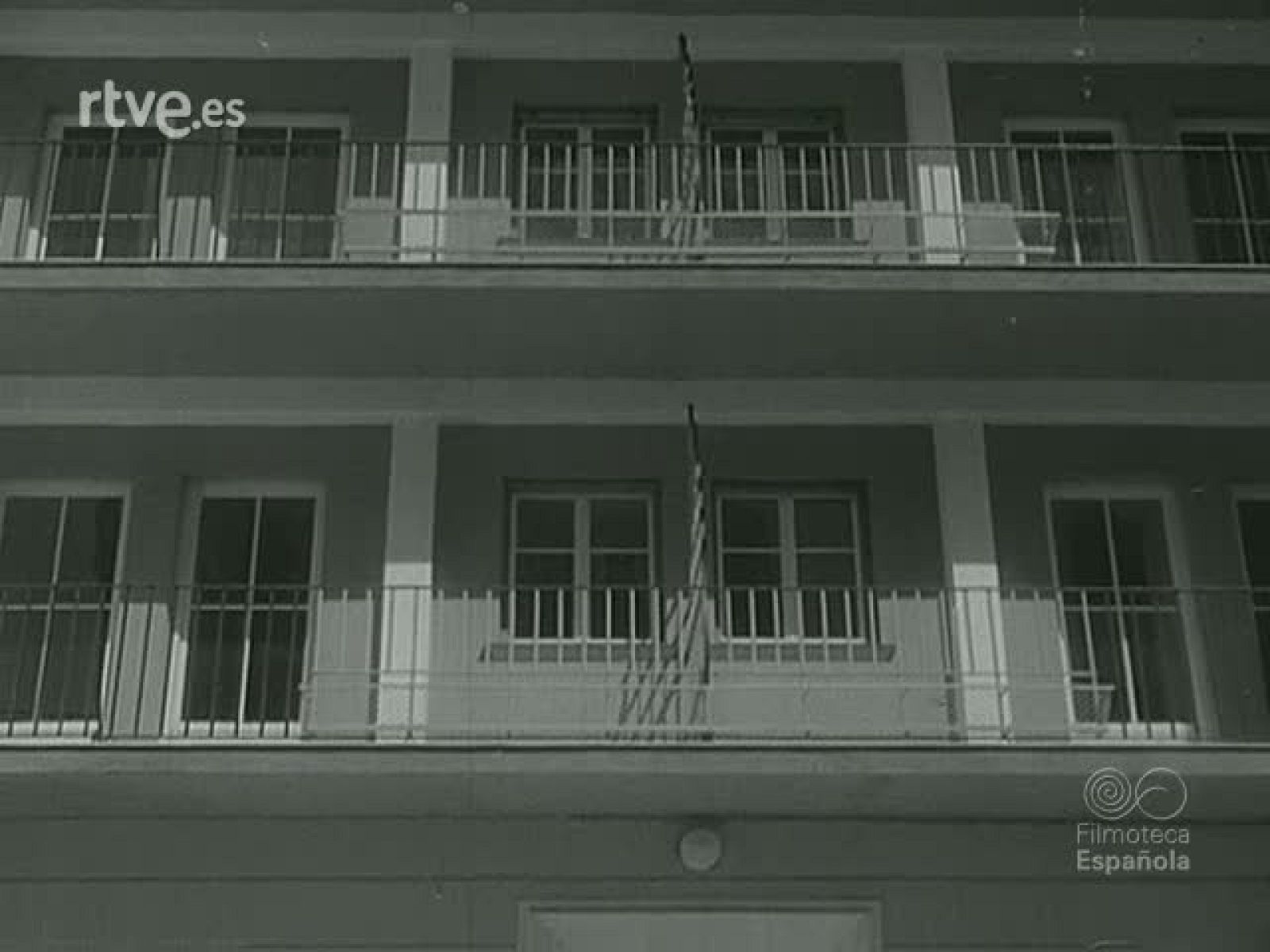 NOT N 929 B - NO-DO | Ver