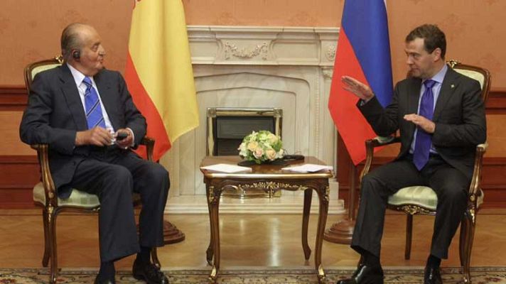 Telediario 1 - El rey se reúne con Putin