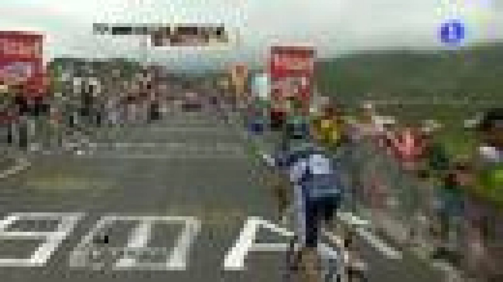 Alejandro Valverde (Movistar) se impuso hoy en la decimoséptima etapa del Tour 2012, con lo que sumó la segunda victoria española en esta edición, y el británico Bradley Wiggins (Sky) dejó casi sentenciada la carrera gracias a que su escudero Christo