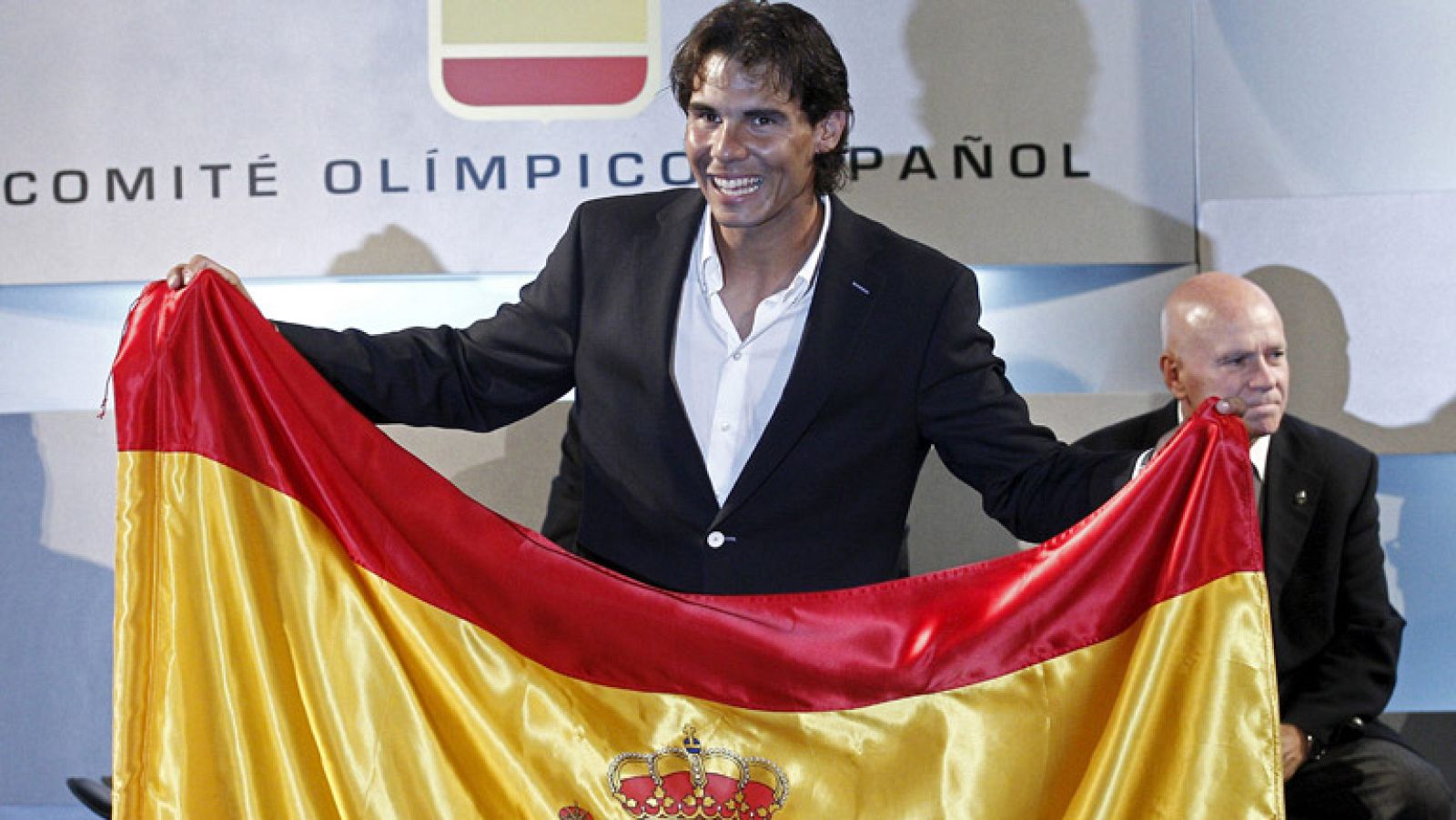 Rafa Nadal renuncia a Londres 2012 al no haberse recuperarse de su lesión | Ver
