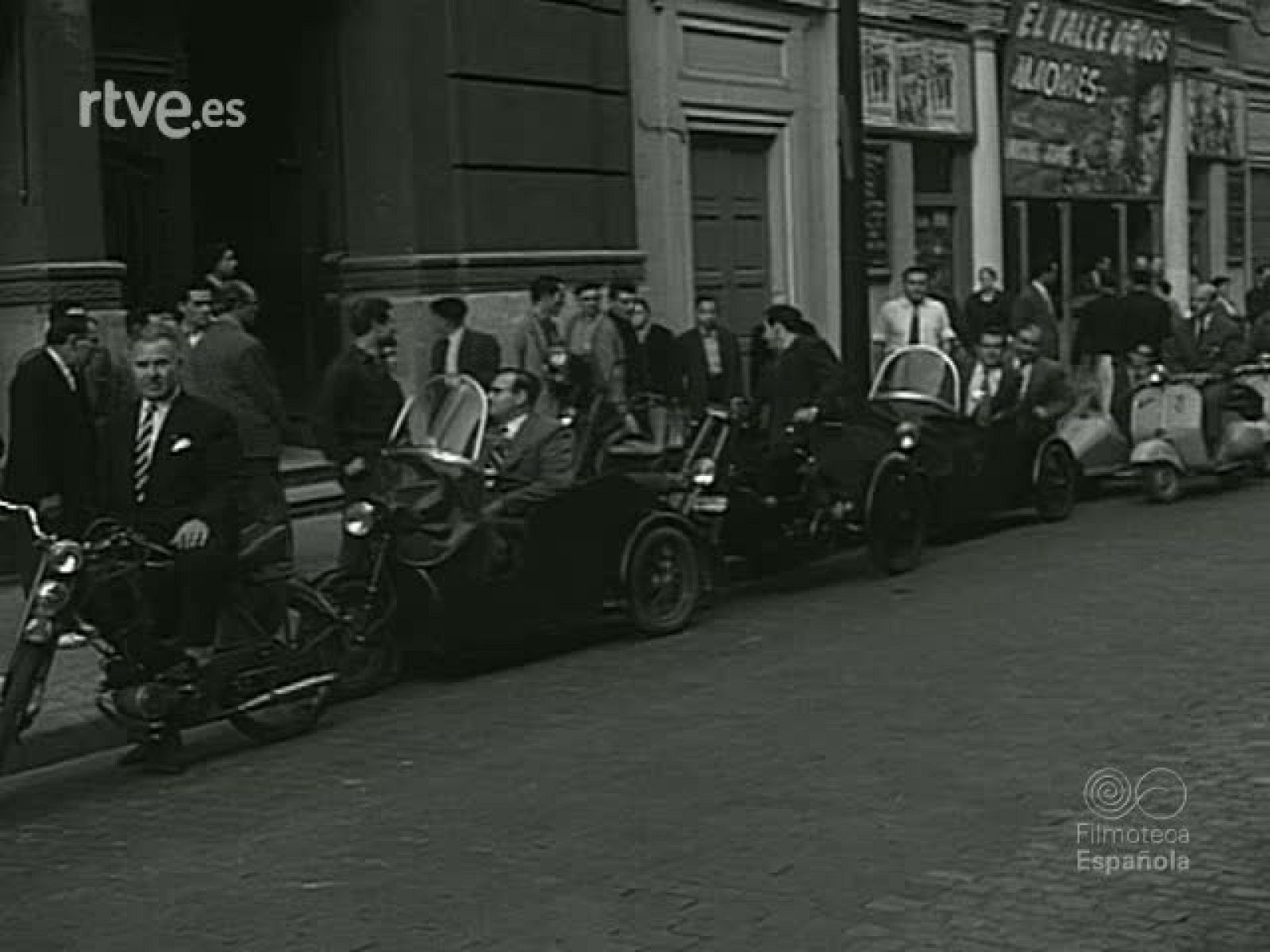 NOT N 810 A - NO-DO | Ver