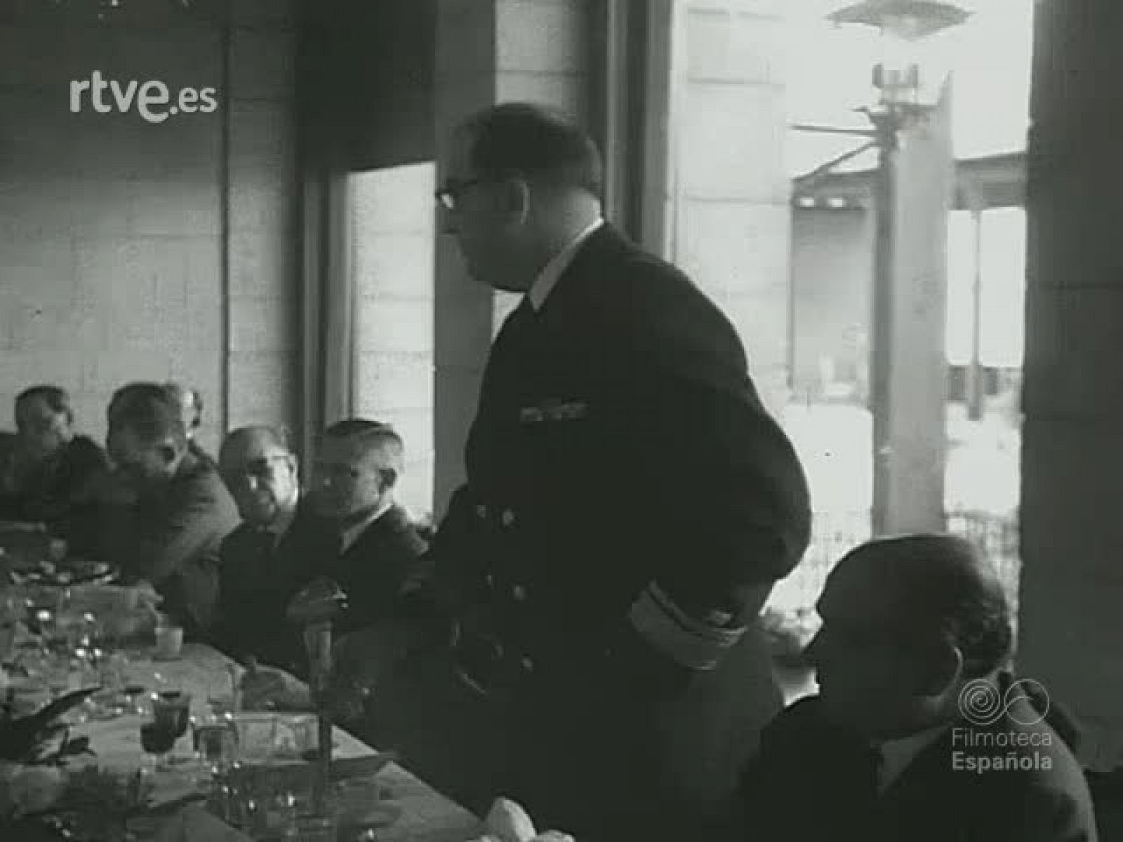 NOT N 830 B - NO-DO | Ver