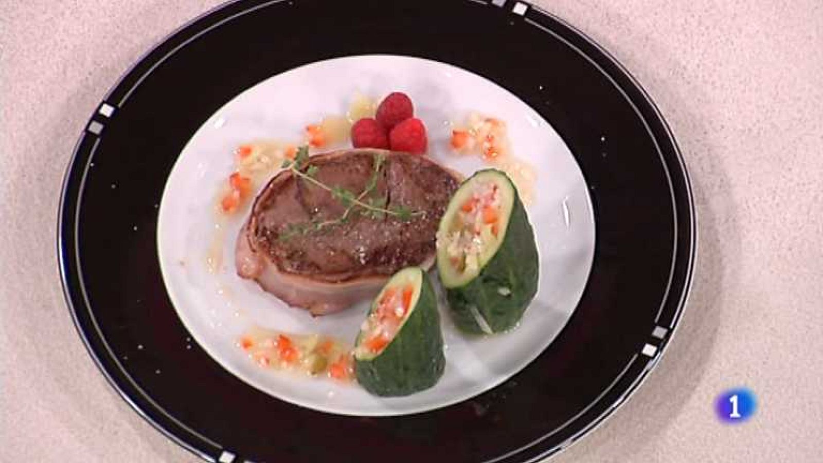 Cocina con Sergio - Solomillo albardado con vasitos de pepino - ver ahora 