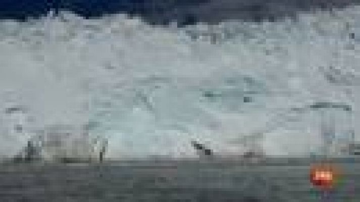 Un glaciar se rompe en Groenlandia