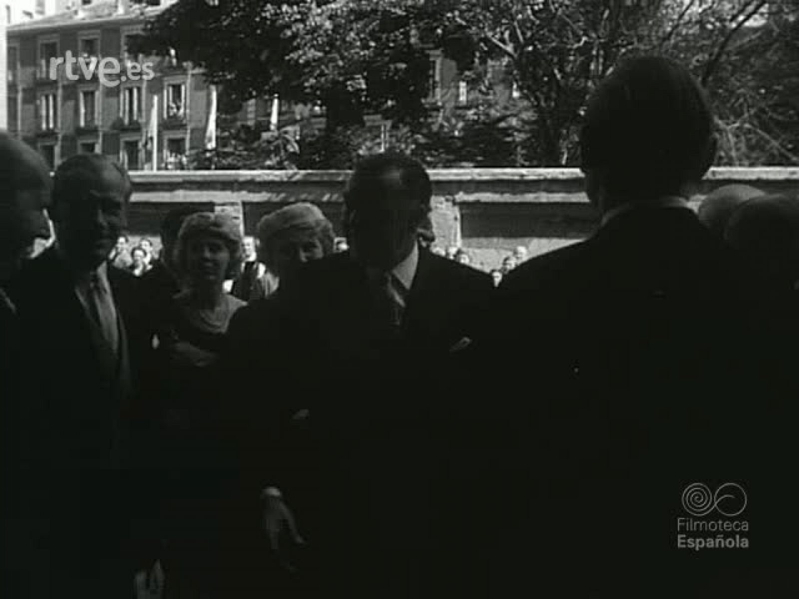 NOT N 718 B - NO-DO | Ver