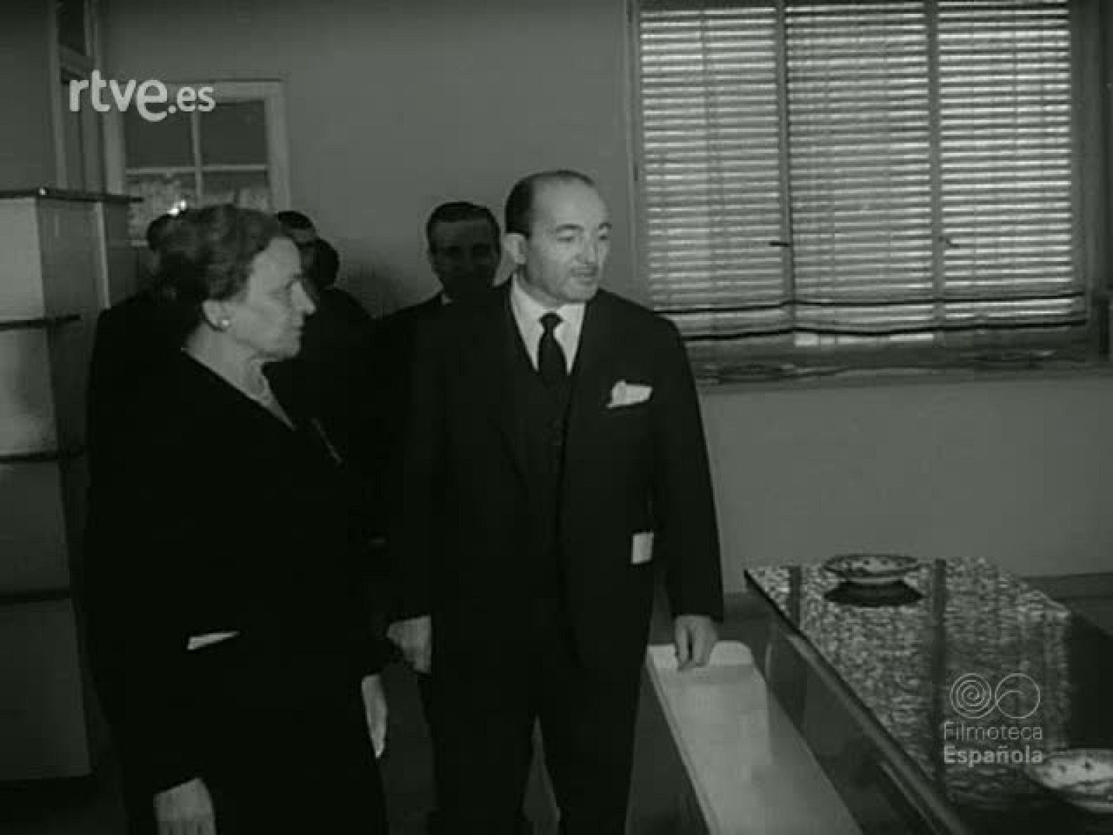 NOT N 952 A - NO-DO | Ver